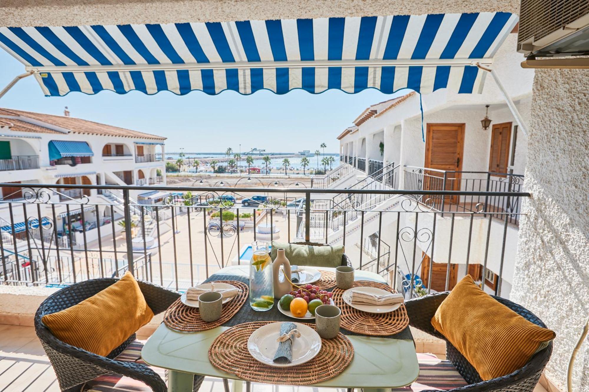 Naufragos With Sea View Apartment Torrevieja