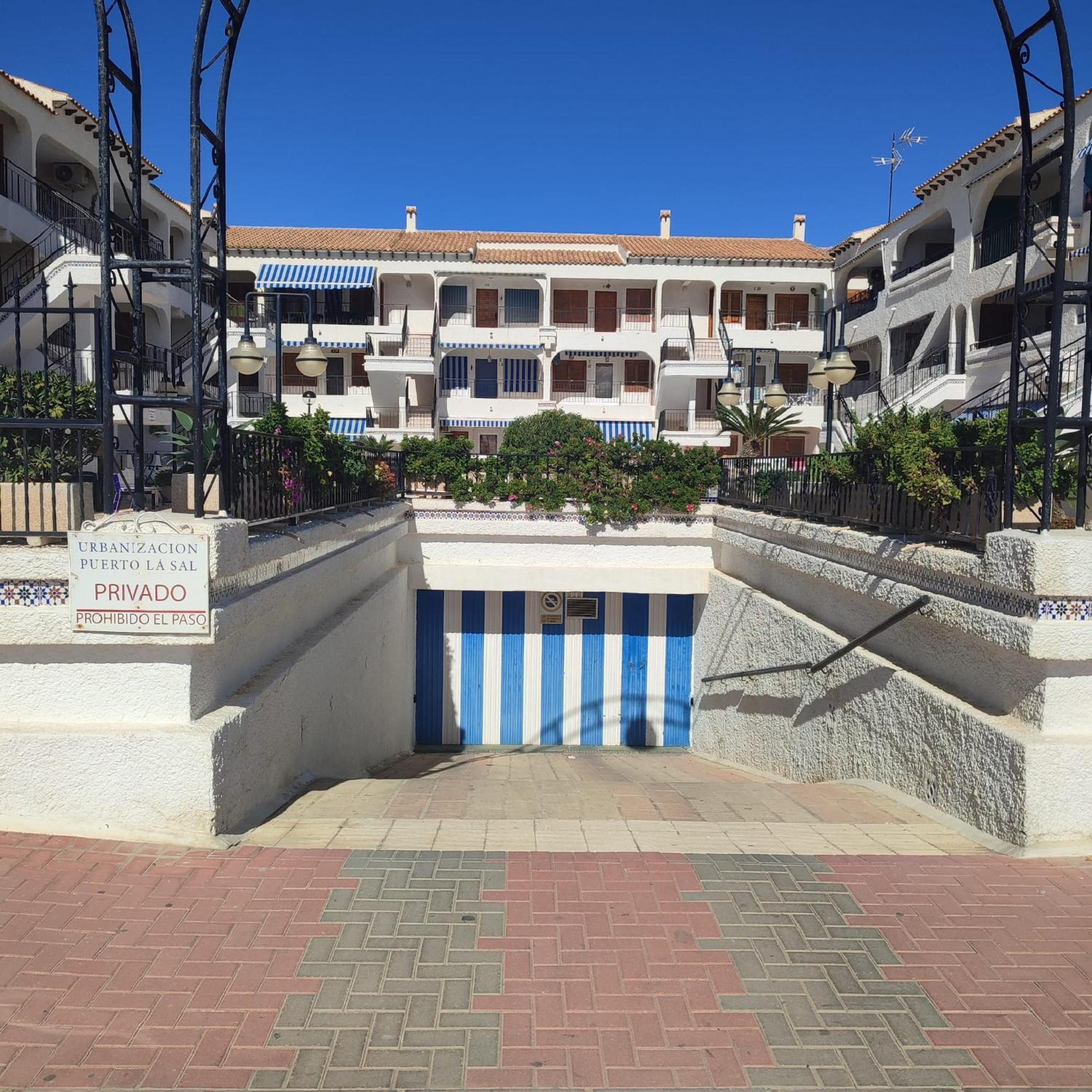 Naufragos With Sea View Torrevieja